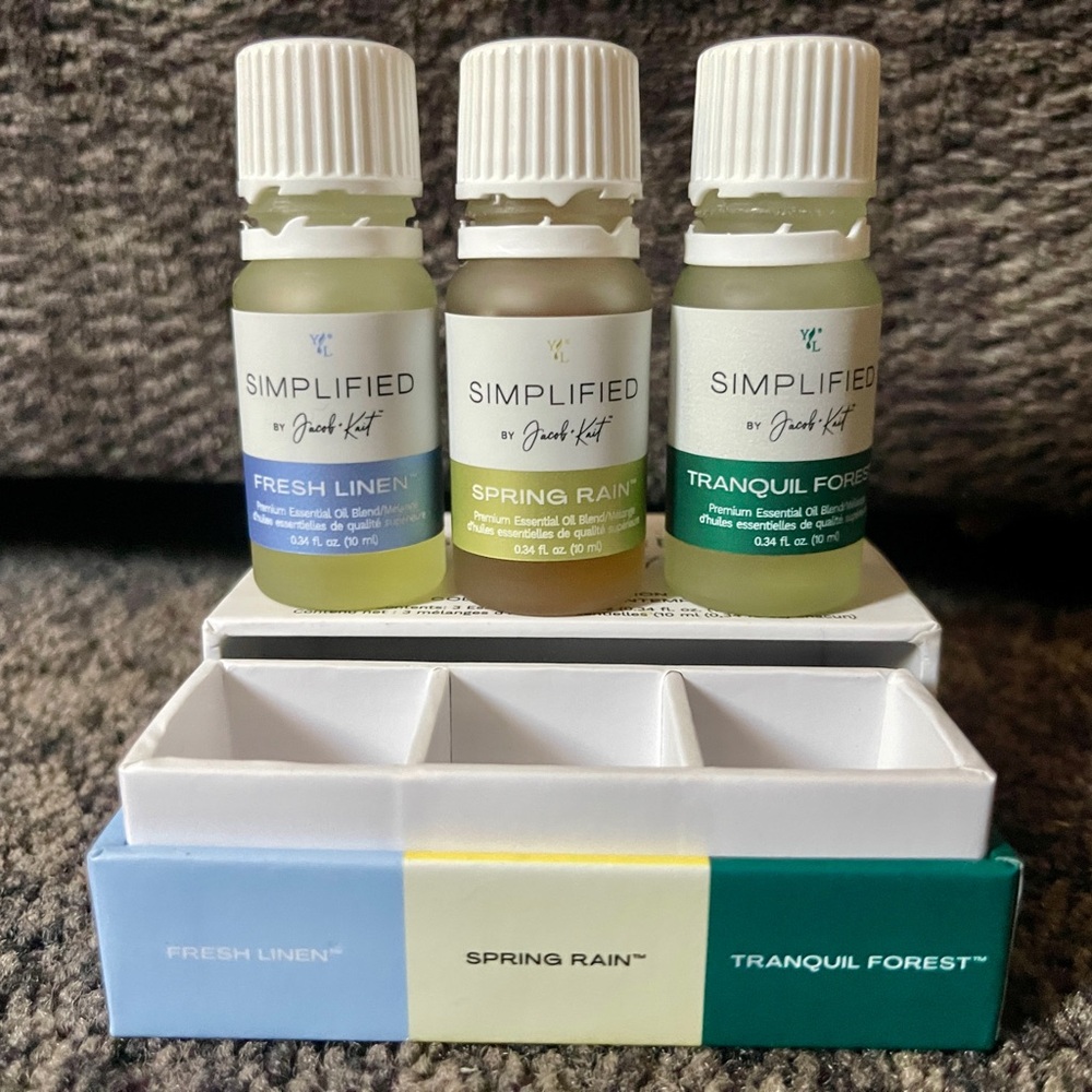 Young Living Simplified Spring Collection Box - Picture 2 of 3
